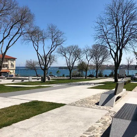 Sea & Garden Apartment- Port * Tsarevo